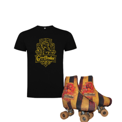 T-shirt preta com brasão Gryffindor amarelo e patins de rodas às riscas castanho e amarelo com logotipo Gryffindor vermelho.
