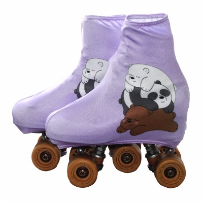 Patins em rolo com proteção roxa e estampa de três ursos