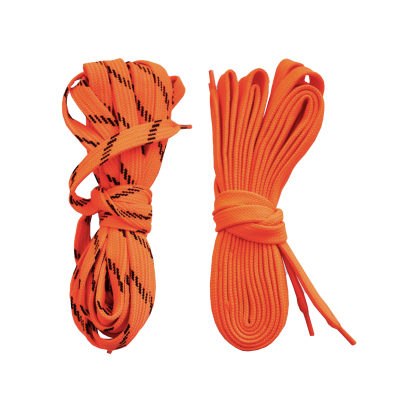 Dois pares de atacadores largos laranja, um com riscas pretas, outro liso, enrolados