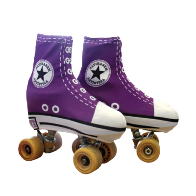 Patins de rodas roxos com detalhes brancos e rodas amarelas