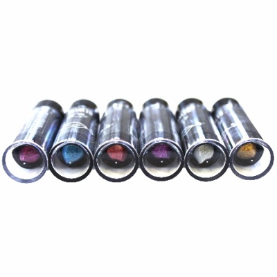 Seis tampas de metal cilíndricas com pontas coloridas variadas