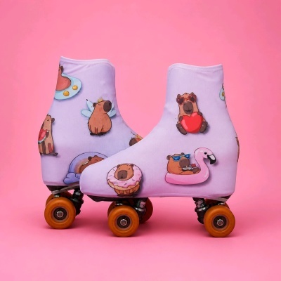Capas para patins lilás com estampas de ursos e elementos coloridos