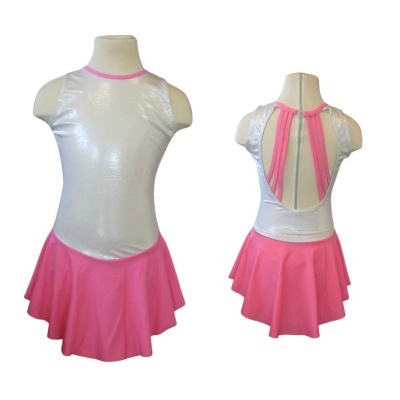 Vestido de ginástica prateado e rosa visto de frente e atrás