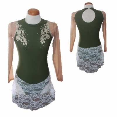 Fato de dança verde com renda branca e mangas transparentes