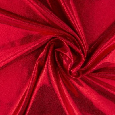 Tecido vermelho de veludo com dobras