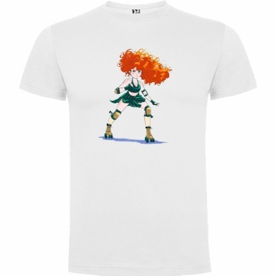 T-shirt branca com personagem feminina laranja e verde estampada no centro