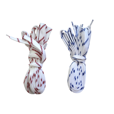 Dois pares de atacadores, um branco com linhas vermelhas e outro branco com linhas azuis, enrolados e amarrados