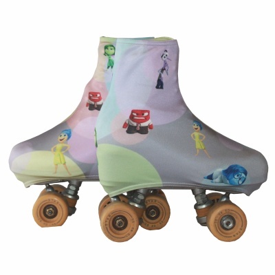 Capas elásticas coloridas para patins com personagens animados