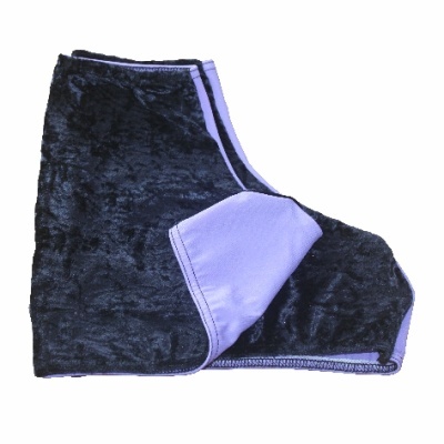 Lenço preto aveludado com interior lilás