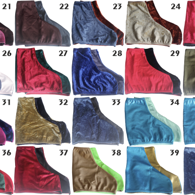 Meias de veludo em múltiplas cores dispostas em grelha