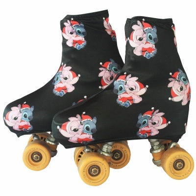 Capa preta para patins com personagens animados e gorros de Natal