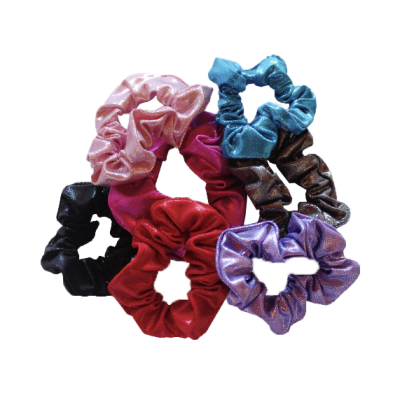 Sete scrunchies de tecido acetinado em várias cores