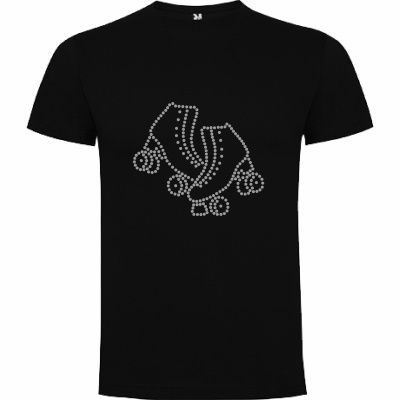 T-shirt preta com estampado de patins de rodas em pequenos pontos.