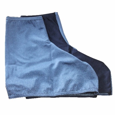 Capas de sapato azul claro e azul escuro em tecido macio