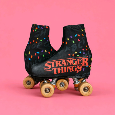 Patins de rodas clássicos com estampa Stranger Things