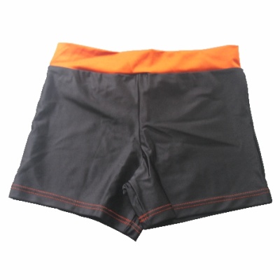 Boxer de banho masculino preto com cintura alaranjada e costuras alaranjadas