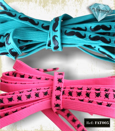 Cordas azuis e rosas com padrões pretos em bigodes e caveiras e etiquetas com texto