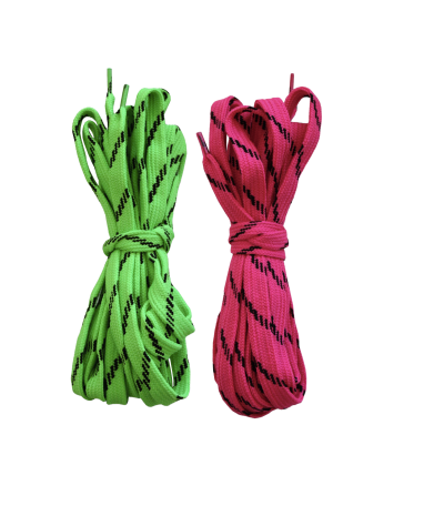 Atacadores trançados verde e rosa com riscas pretas enrolados