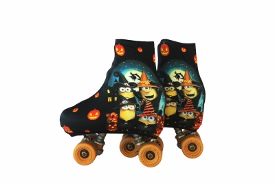 Patins com capa preta de Halloween com Minions e abóboras