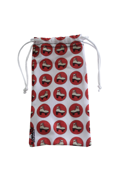 Saco de tecido branco com padrão de patins em círculos vermelhos e cordão