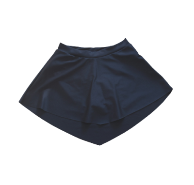 Saia preta assimétrica em tecido liso