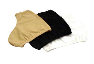 Três capas protetoras para sapatos em tecido elástico bege, preto e branco