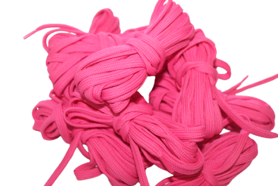 Vários pares de atacadores cor-de-rosa enrolados