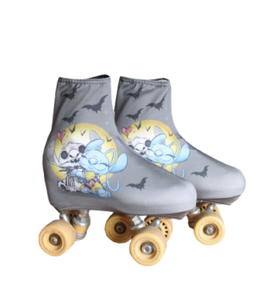 Patins de rolimã cinzentos com desenho de ratinhos e morcegos