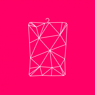 Cabide branco com padrão geométrico em fundo rosa