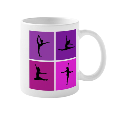 Caneca branca com quadrados roxos e rosas contendo silhuetas de bailarinas pretas