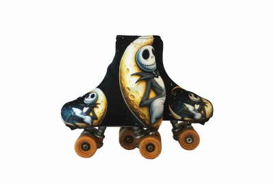 Patins de quatro rodas com design esquelético e lua