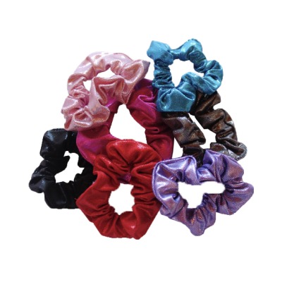 Sete scrunchies de tecido acetinado em várias cores