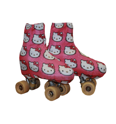 Patins com capa rosa e desenhos da Hello Kitty