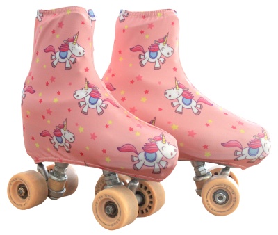 Patins de rodas cor-de-rosa com estampado de unicórnios brancos e rodas bege