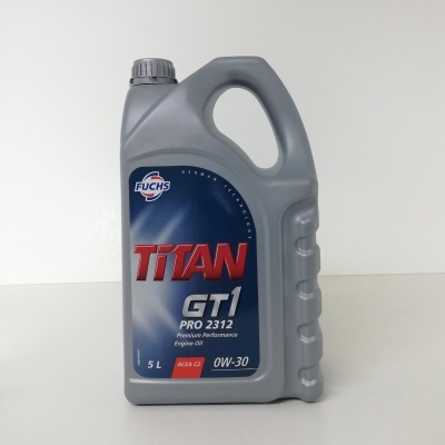 Recipiente cinzento de óleo de motor com rótulo azul e vermelho