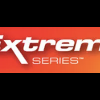 Texto Extreme SERIES™ sobre fundo degradê laranja para vermelho