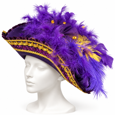 Chapéu tricornio roxo com penas lilás e amarelas decorativo em manequim