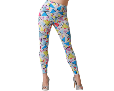 Leggings femininas com padrão geométrico colorido e sapatos de salto alto cinza