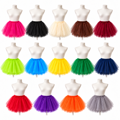 Saia de tule coloridas em manequins