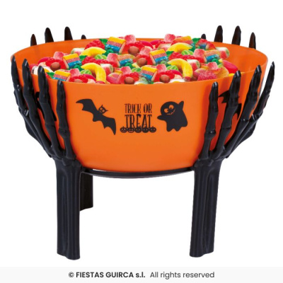 Recipiente laranja para doces decorado com tema Halloween e mãos esqueléticas