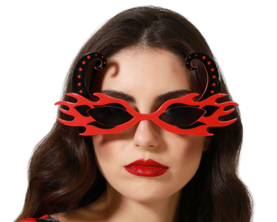 Óculos de sol vermelhos em forma de chamas com lentes escuras