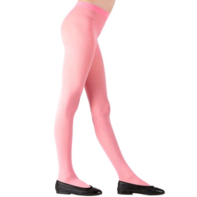 Pernas femininas com collants rosa e sapatilhas pretas
