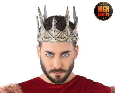 Homem com coroa dourada envelhecida e roupa vermelha aveludada