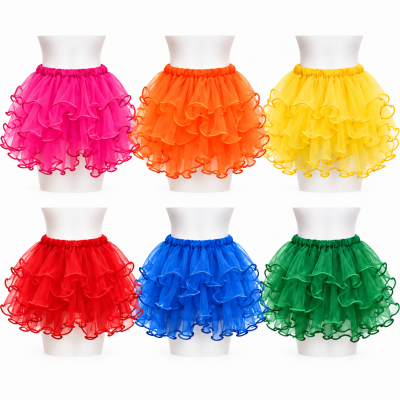 Saia rodada em tule em seis cores diferentes exibidas em manequins.