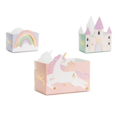 Três caixas decorativas infantis: unicórnio, arco-íris e castelo em papel colorido