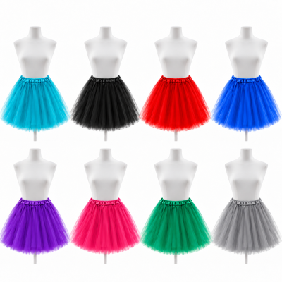 Saia de tule em oito cores diferentes exibidas em manequins brancos