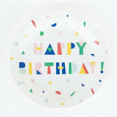 Prato de papel branco com texto colorido HAPPY BIRTHDAY