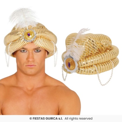Turbante dourado com pena branca e pérolas