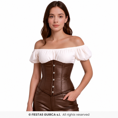 Top branco ombro a ombro com corpete de couro sintético marrom e calças combinando