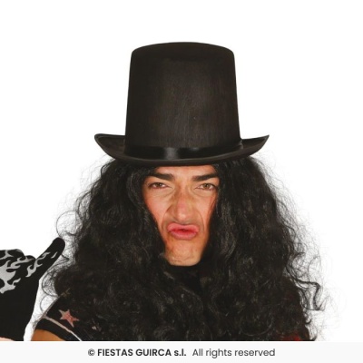 Pessoa com chapéu cilindro preto alto e peruca negra longa